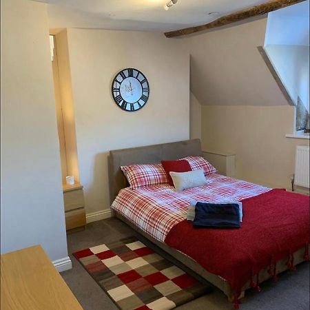 Studio Double. Own Bathroom, Shared Kitchen Bewdley Exterior photo