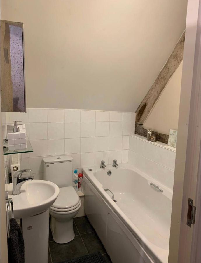Studio Double. Own Bathroom, Shared Kitchen Bewdley Exterior photo
