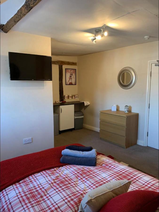 Studio Double. Own Bathroom, Shared Kitchen Bewdley Exterior photo